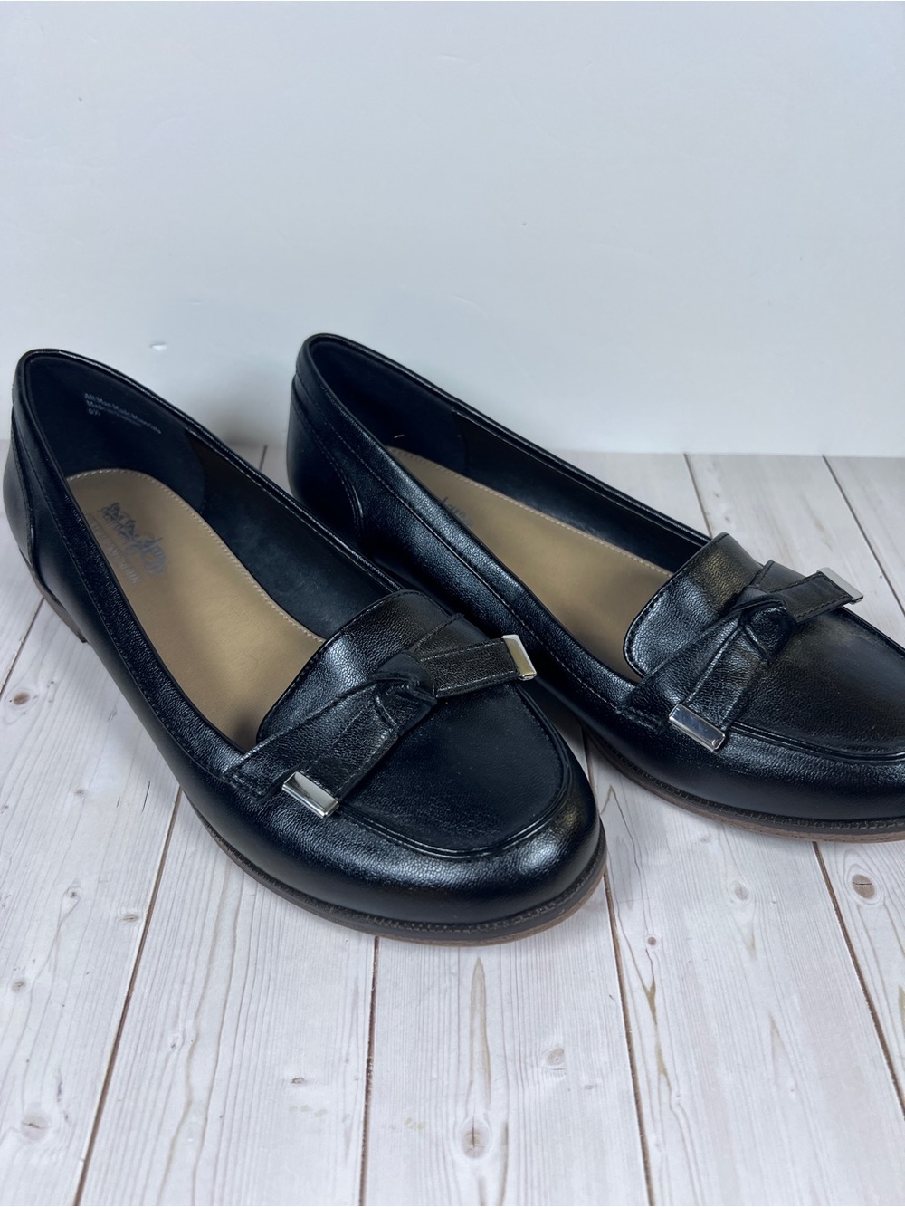 Coach and Four 6.5 Black Bow Loafers Silver Tip Flats